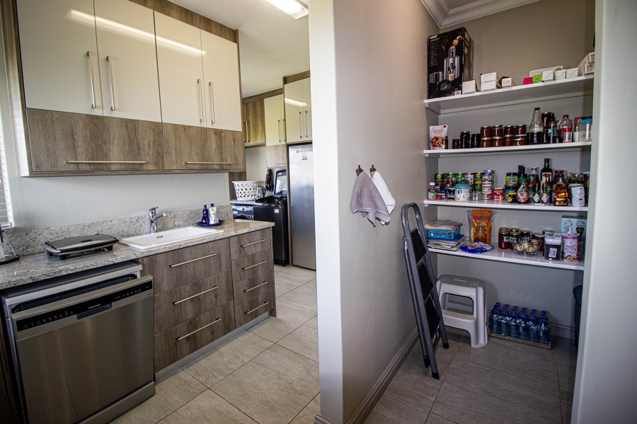 6 Bedroom Property for Sale in Kleinbaai Western Cape